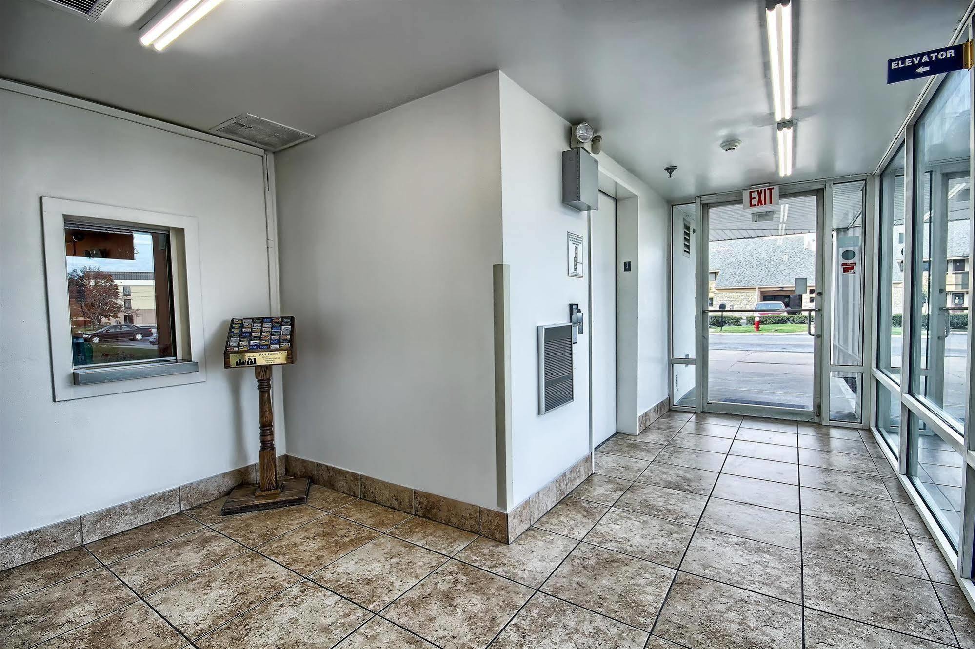 Motel 6-Columbus, Oh - West Exterior photo