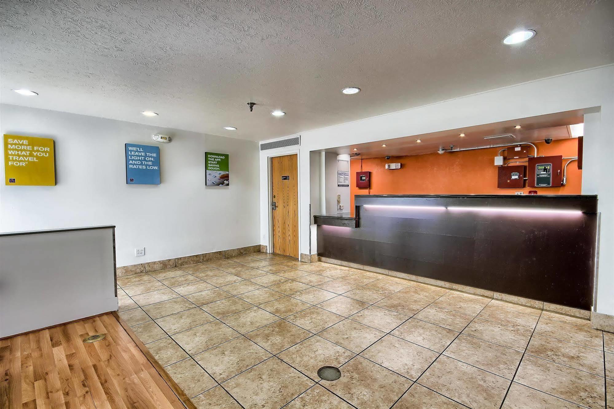 Motel 6-Columbus, Oh - West Exterior photo