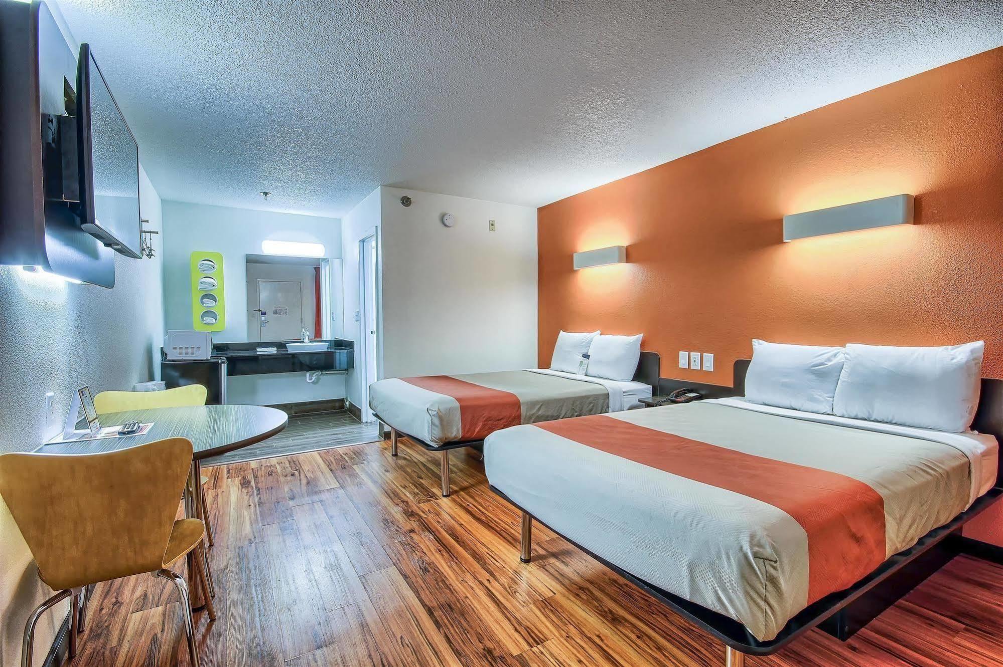 Motel 6-Columbus, Oh - West Exterior photo