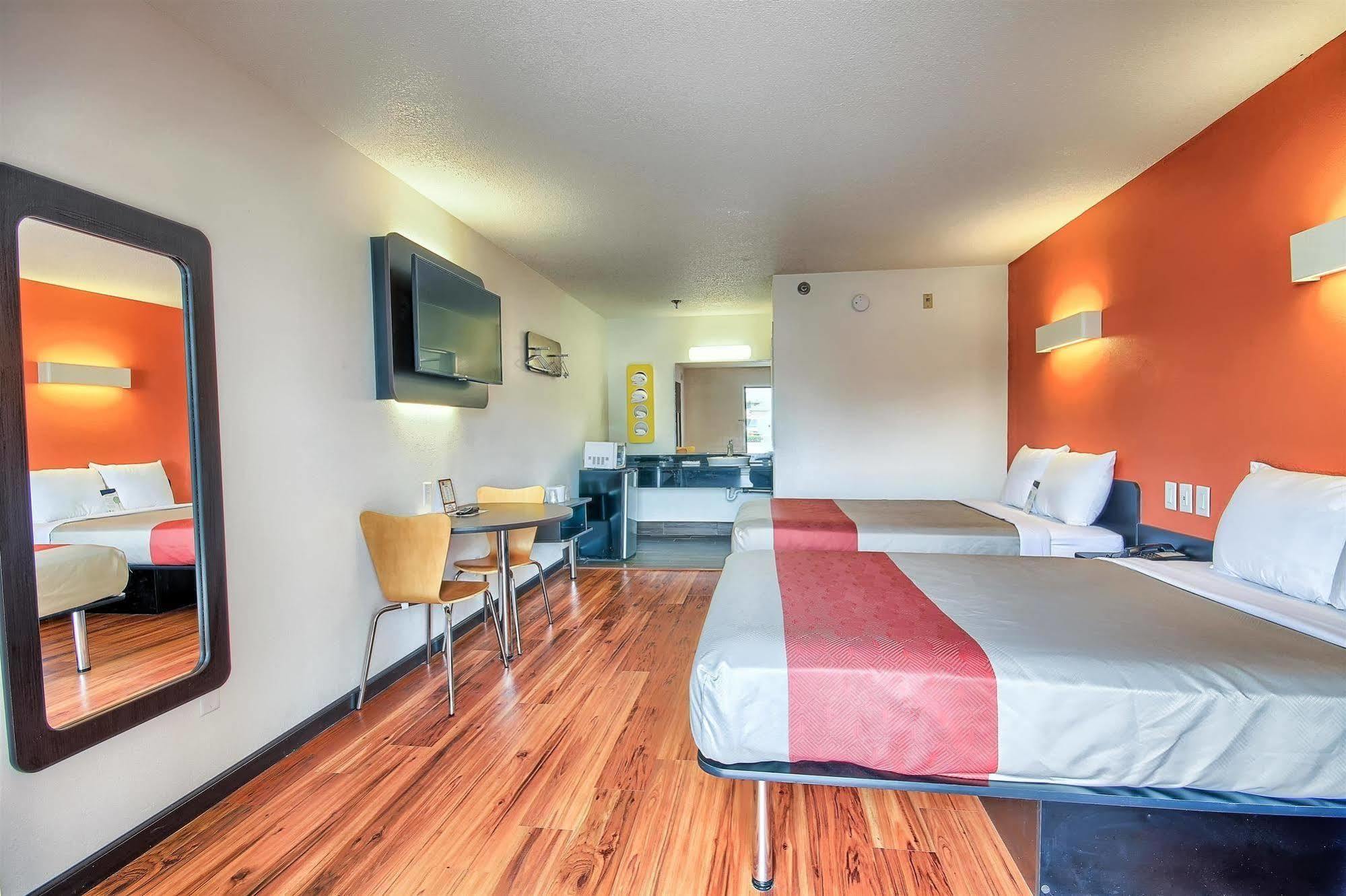 Motel 6-Columbus, Oh - West Exterior photo